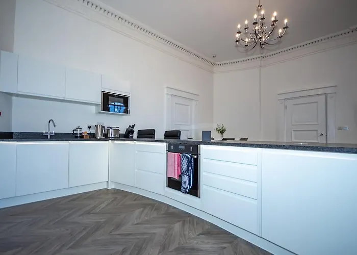 Luxury 1 Bedroom Ground Floor Apartment